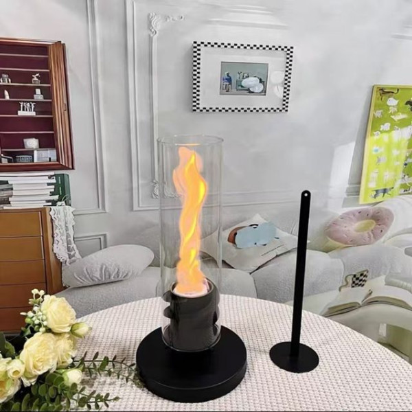 Moderner Bioethanol-Tischkamin im schlanken Zylinderglas-Design