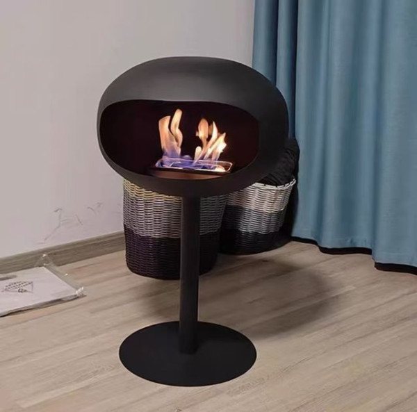 Freistehender Bioethanol-Kamin im modernen Capsule-Design